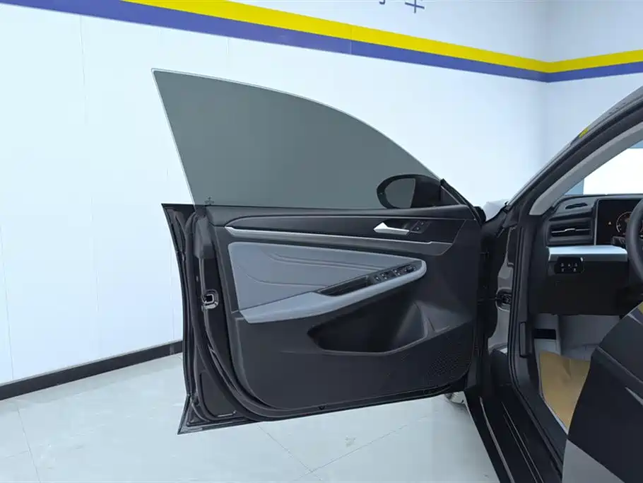 Volkswagen Lamando 2025 Lamando L 280TSI DSG Glamour Edition фото 7