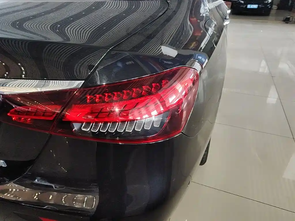 Mercedes-Benz E-Class 2023 E 260 L фото 8