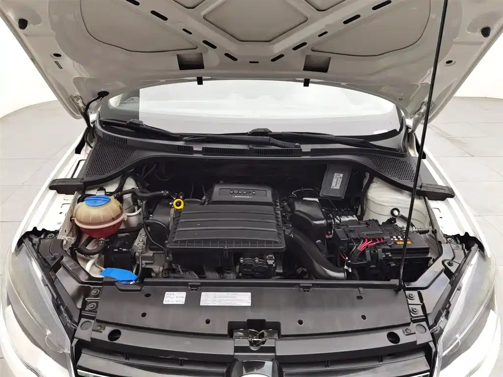 Volkswagen Jetta 2015 Value Edition 1.6L Manual Fashion фото 6