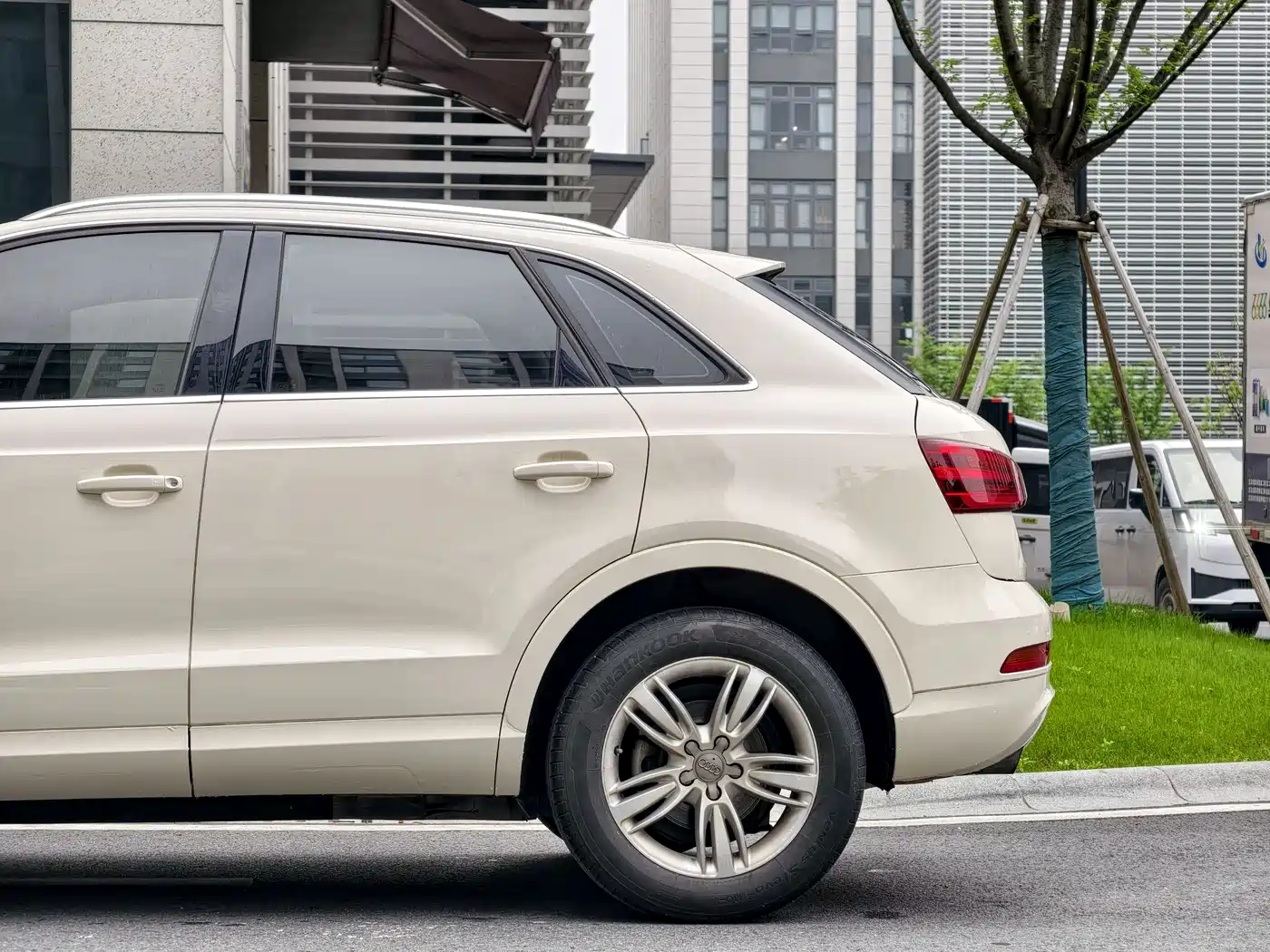 Audi Q3 2015 35 TFSI quattro Technology фото 7