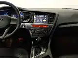 Photo 12 - Kia K5