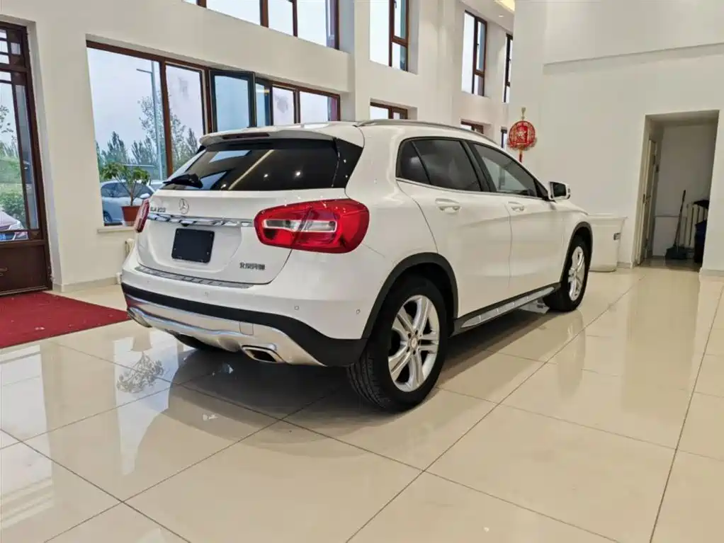 Mercedes-Benz GLA 2015 GLA 200 Dynamic фото 9
