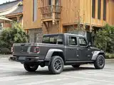 Фото 22 - Jeep Gladiator