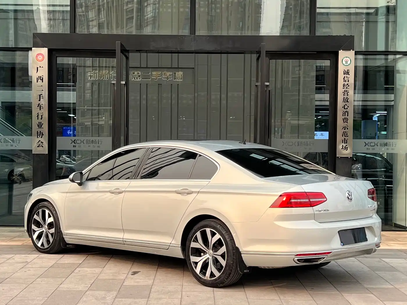 Volkswagen Magotan 2017 380TSI DSG Premium фото 4