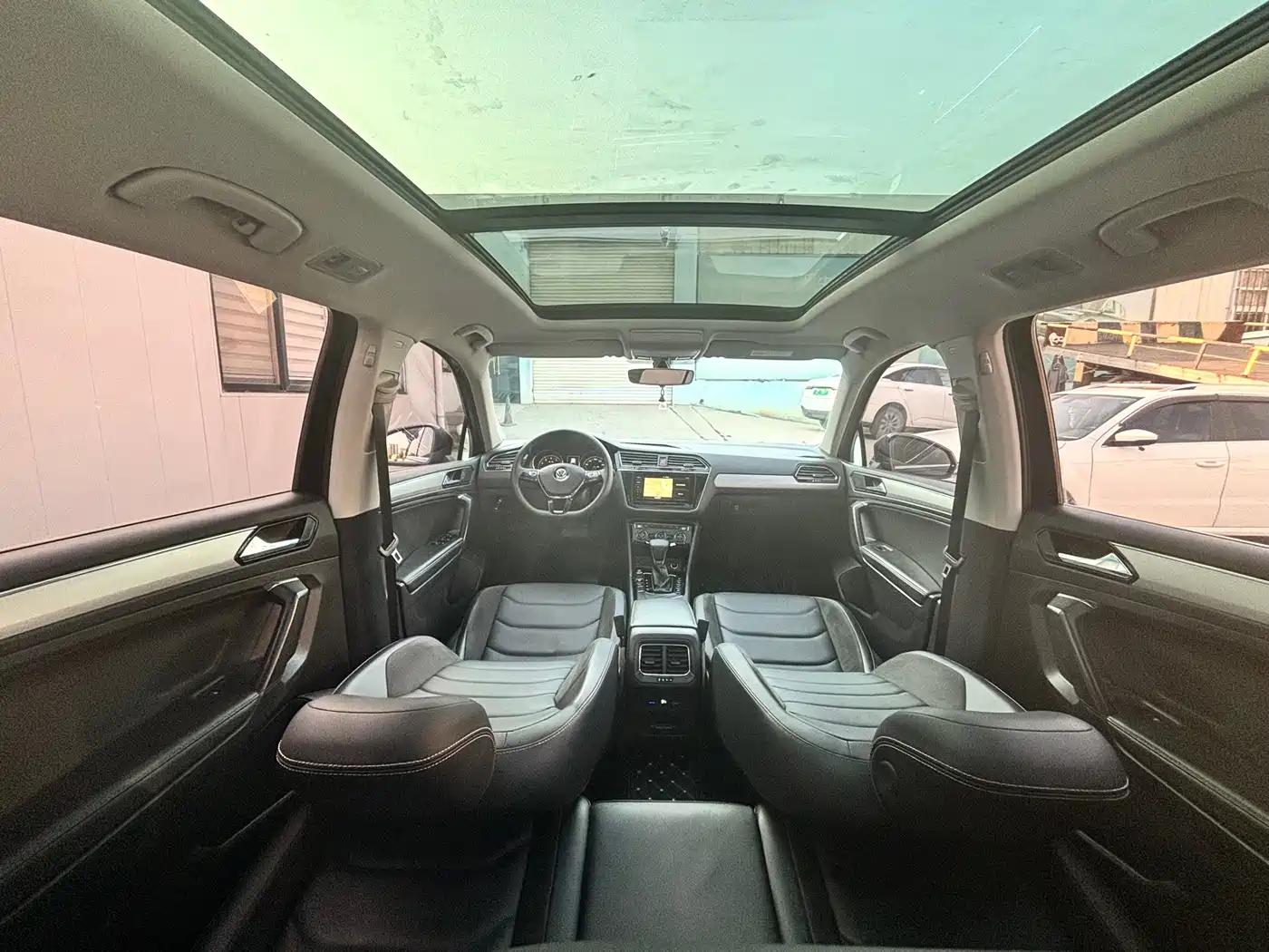 Volkswagen Tiguan L 2019 330TSI Automatic 2WD Smart Luxury Edition China VI фото 14