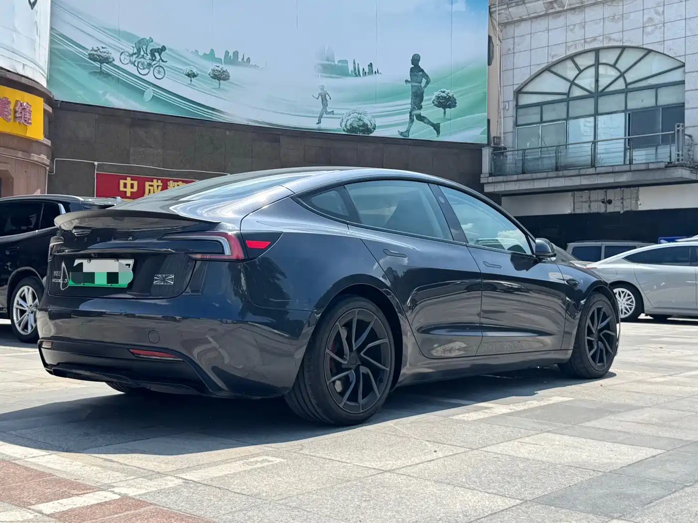 Фото 5 - Tesla Model 3