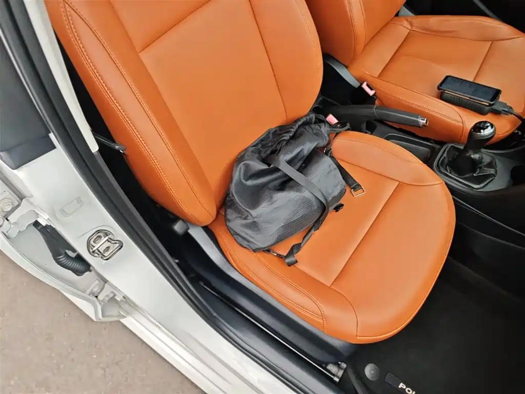 Volkswagen Polo 2014 1.4L Manual Trend Edition фото 25