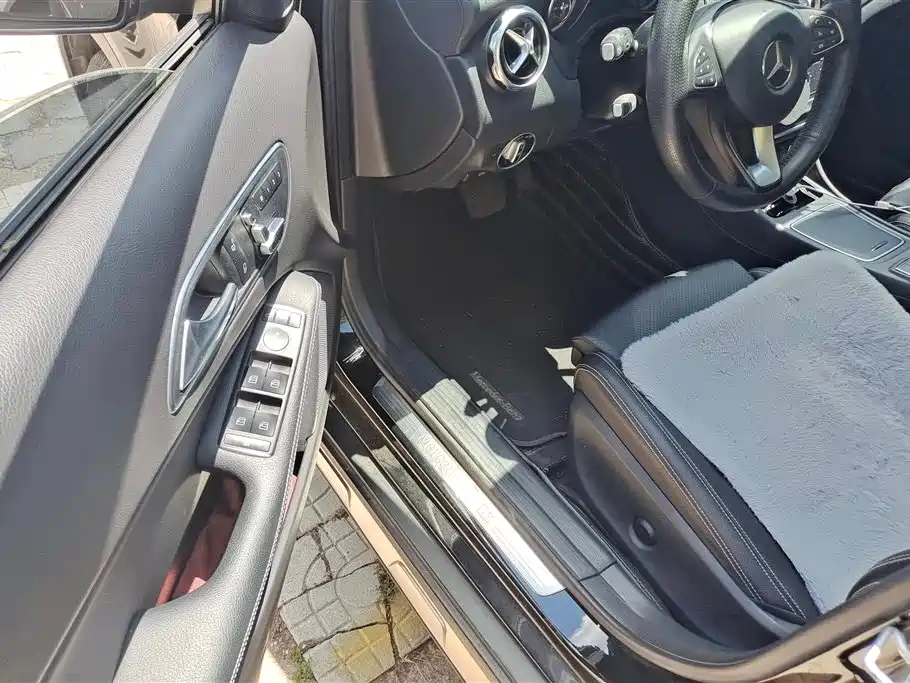 Mercedes-Benz GLA 2018 GLA 200 Fashion фото 9