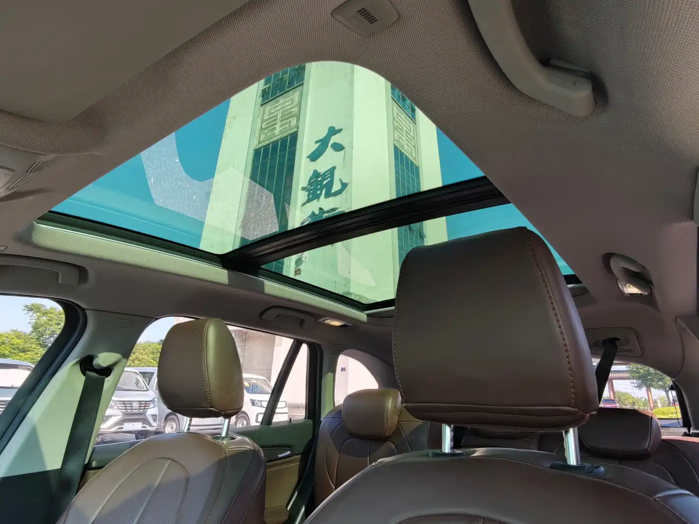 BMW X1 2019 sDrive18Li Premium Model фото 11