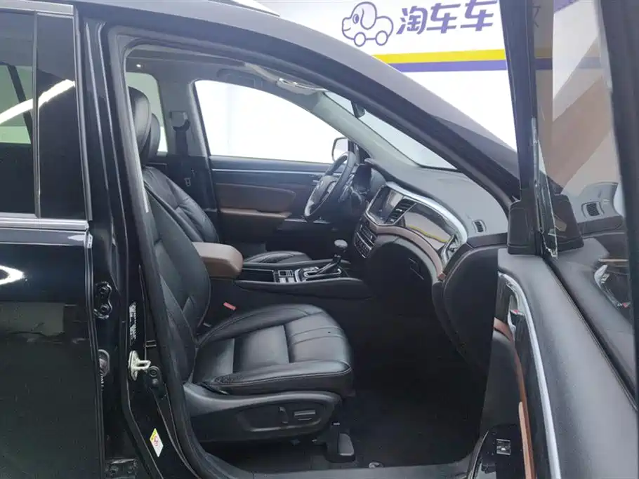 GAC Trumpchi Trumpchi GS8 2017 320T 2WD Luxury Smart Connect (7-seater) фото 8