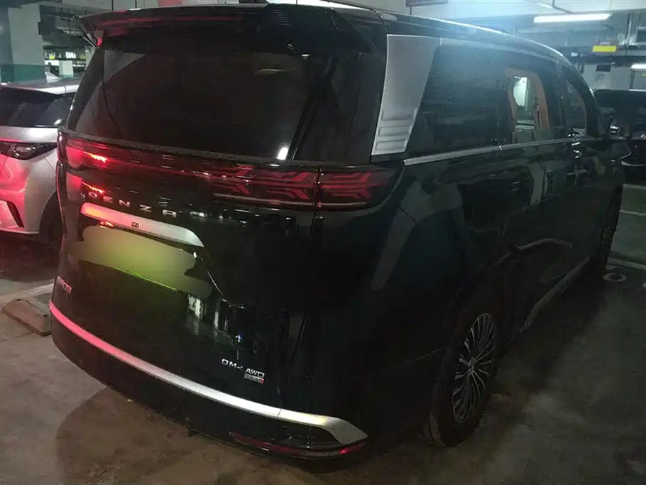 Denza D9 2025 DM-i Smart Driving Edition 1100 FWD Flagship фото 3