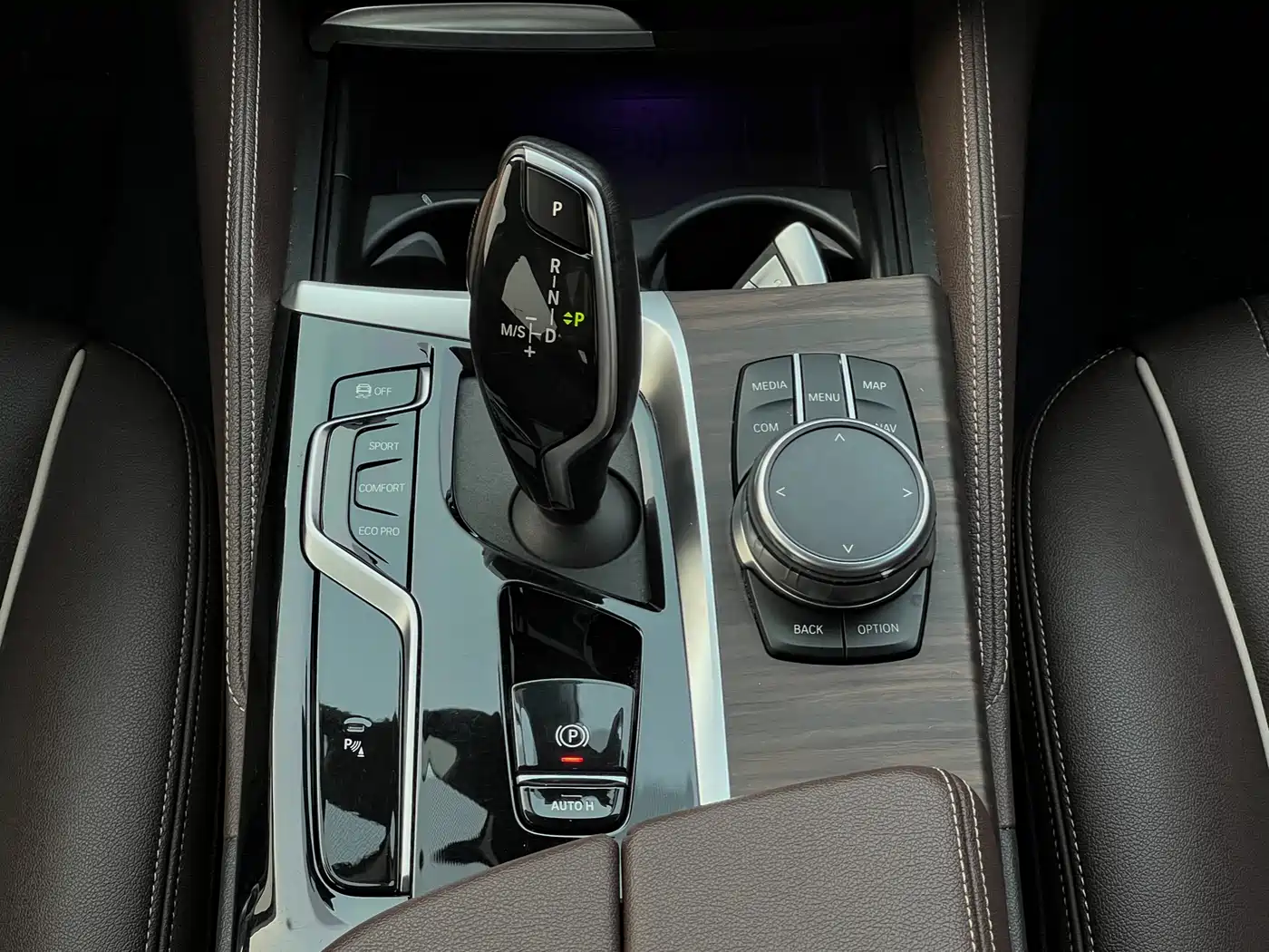 BMW 5 Series 2021 530Li Leading Luxury Package фото 13