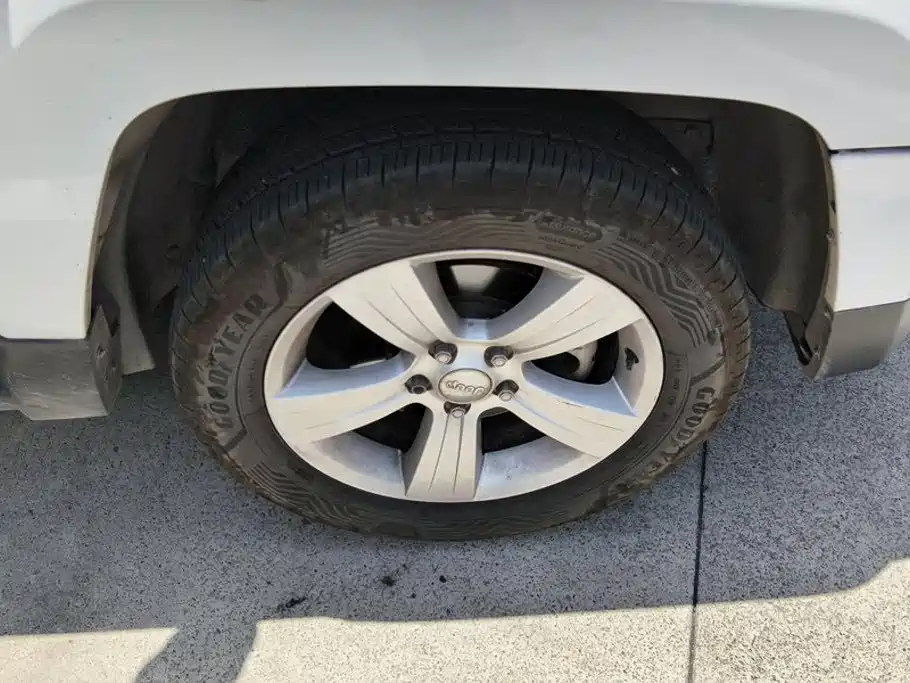 Jeep Patriot 2015 2014 2.0L Sport Enhanced Edition