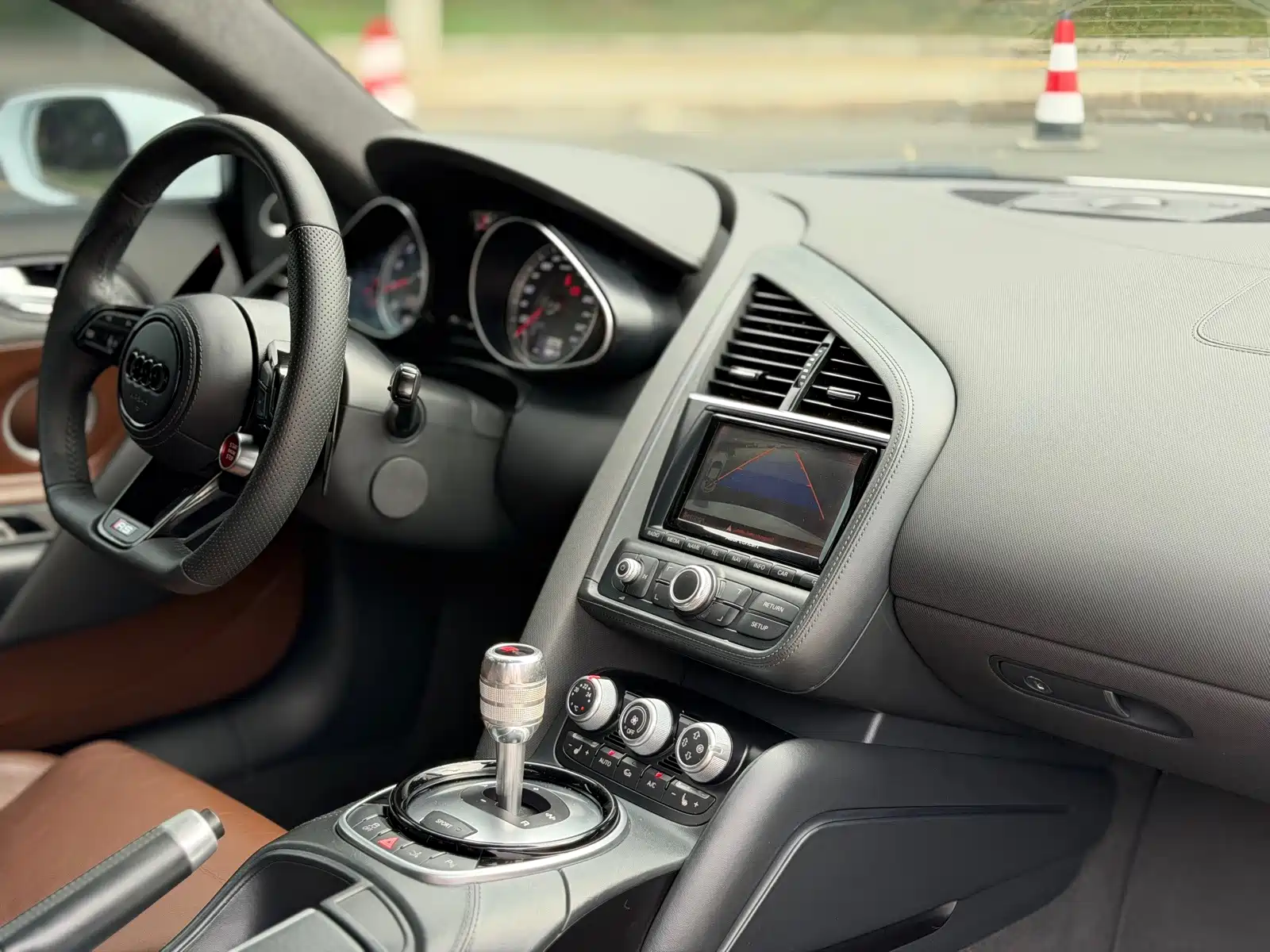Photo 14 - Audi R8