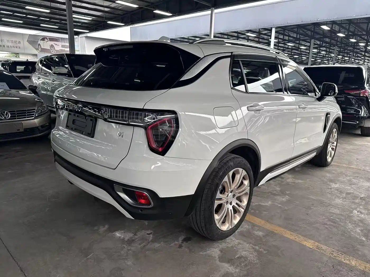 Lynk & Co 01 2017 2.0T 2WD Pro Version фото 5