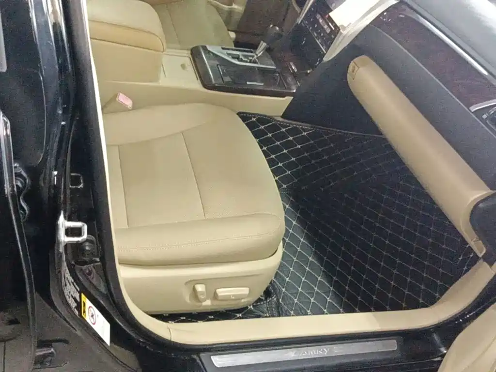 Фото 20 - Toyota Camry