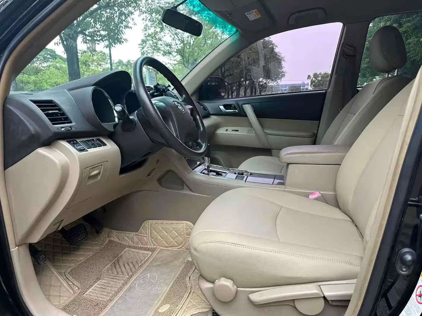 Toyota Highlander 2012 2.7L 2WD 5-seater Elite Edition фото 4