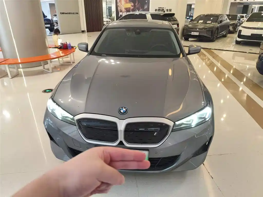 BMW i3 2024 eDrive 35 L фото 2