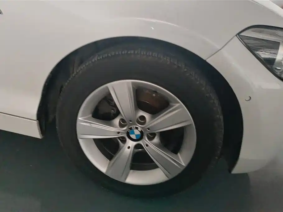 BMW 1 Series (Import) 2013 Facelift 118i Sport Model фото 6