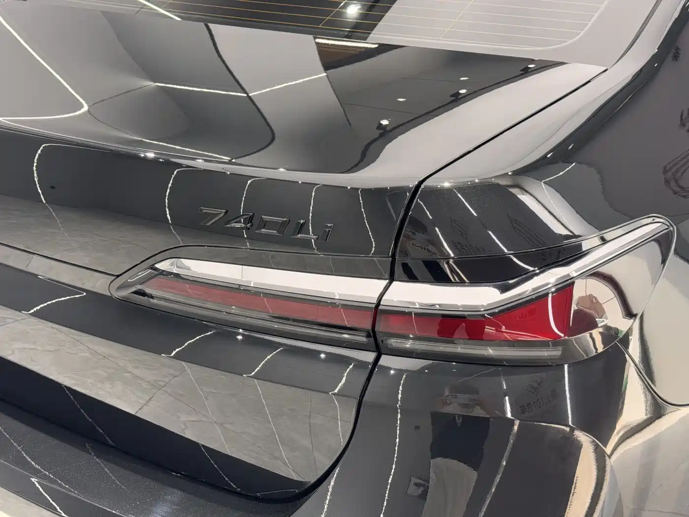 BMW 7 Series 2026 735Li Luxury Package фото 25