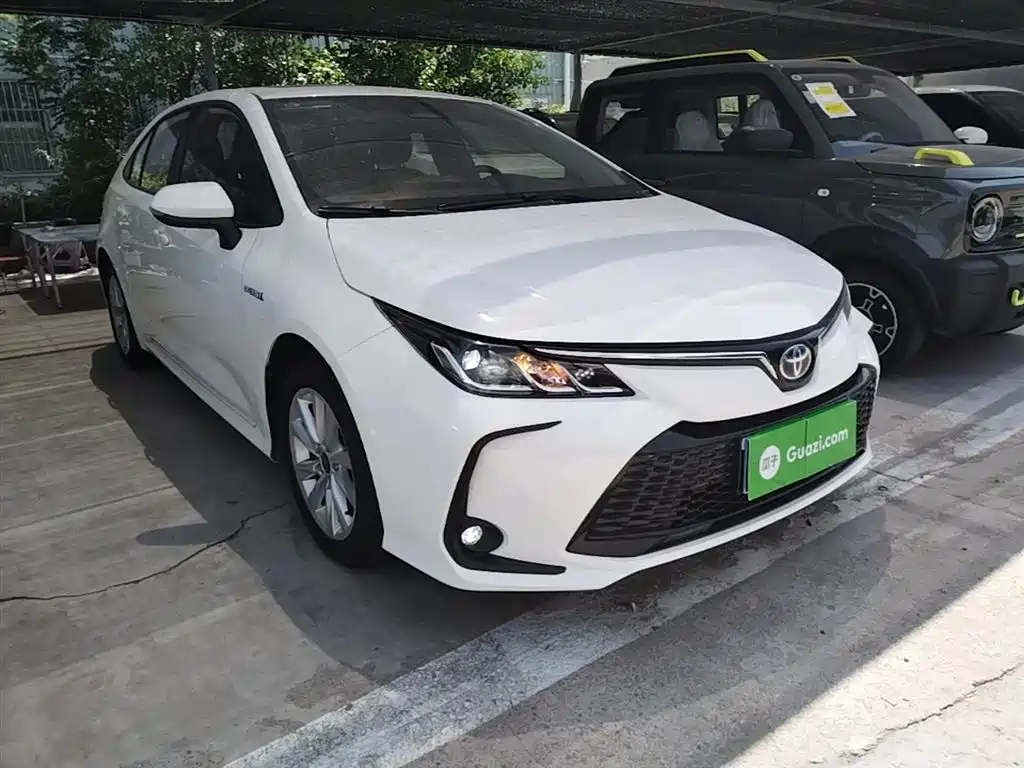 Toyota Corolla 2023 1.8L Smart Hybrid Dual Engine Elite Edition фото 4