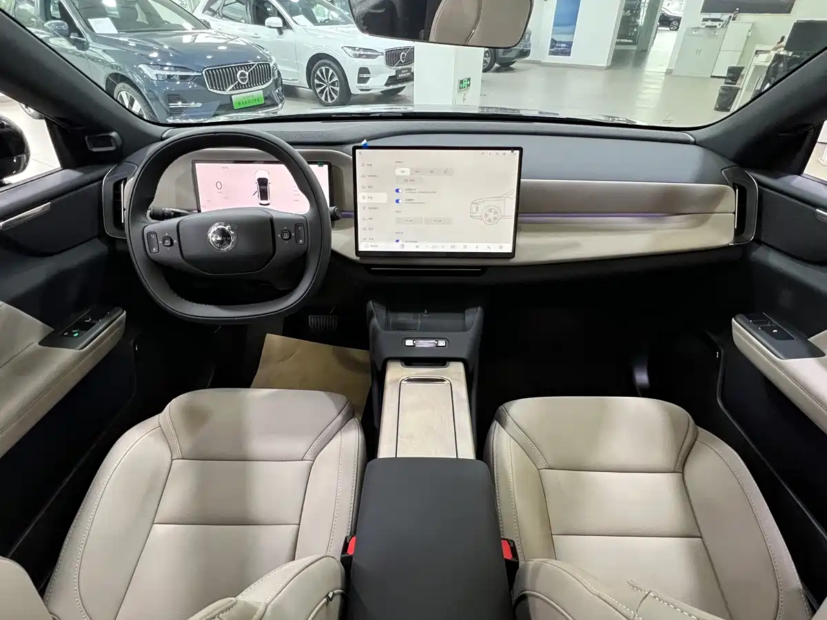Volvo XC70 Plug-in Hybrid 2026 2026 AWD Extended Range Core