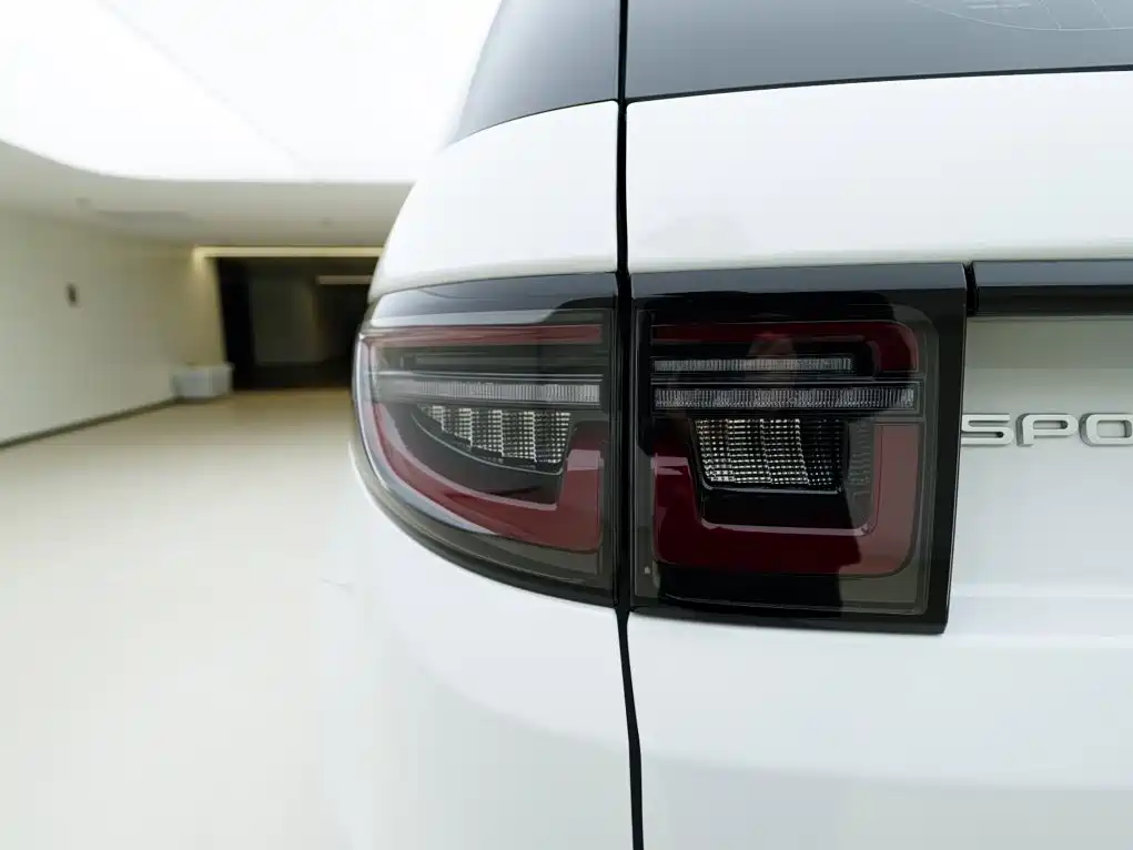 Photo 10 - Land Rover Discovery Sport