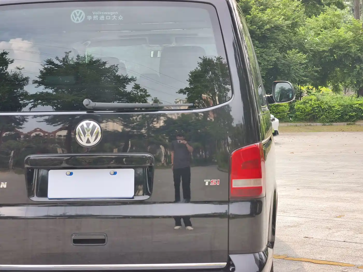 Volkswagen Multivan 2013 2012 2.0TSI 2WD Business Edition
