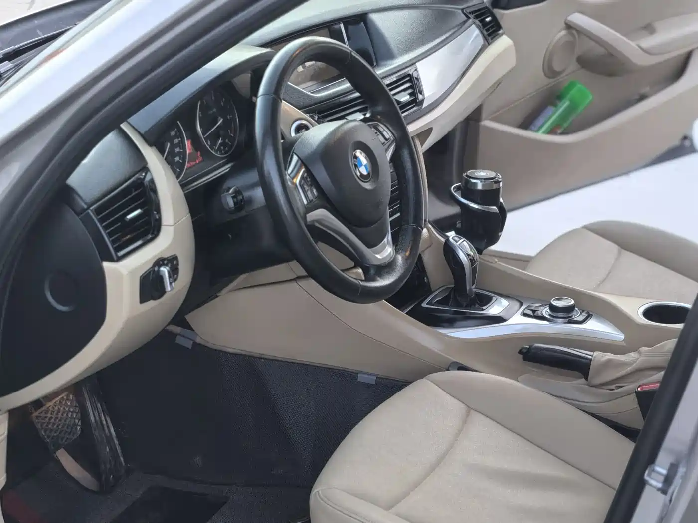 BMW X1 2014 sDrive18i Leading Edition фото 10