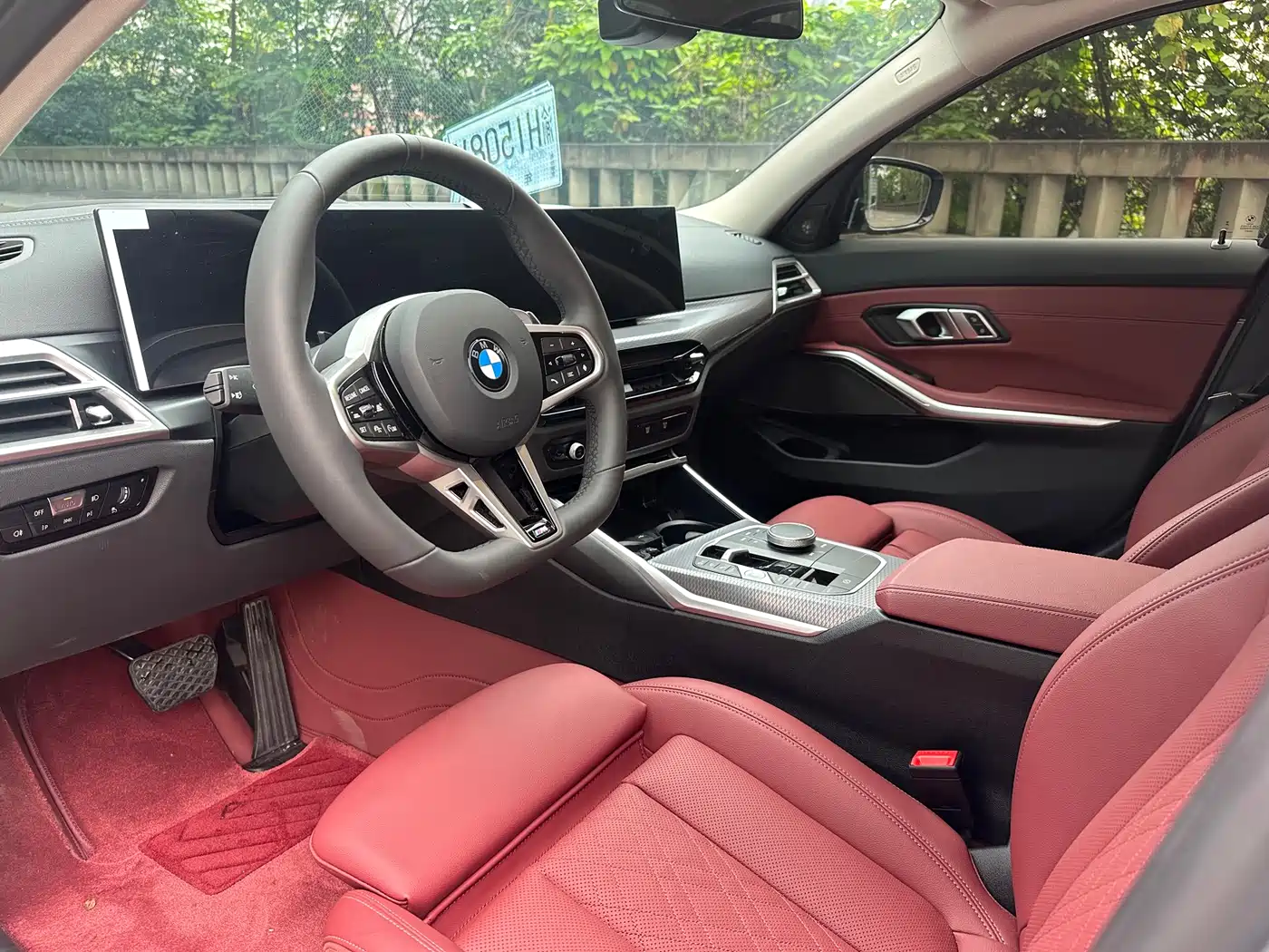 BMW 3 Series 2026 330Li M Sport Shadowline Package фото 6