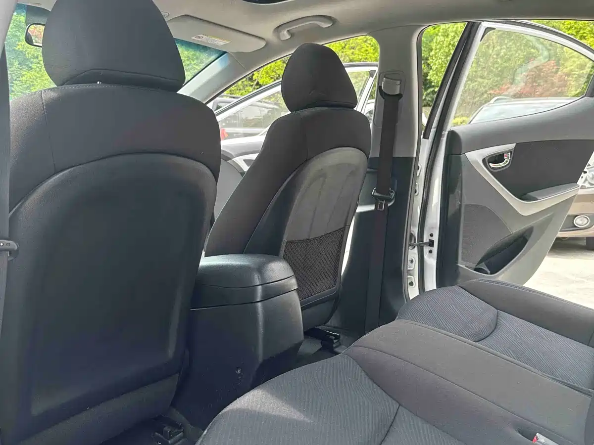 Hyundai Langdong 2013 1.6L Automatic Leading фото 8