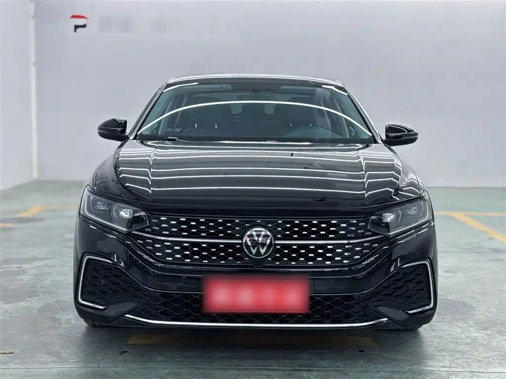 Volkswagen Passat 2023 Facelift 330TSI Starlight Elite Edition фото 8