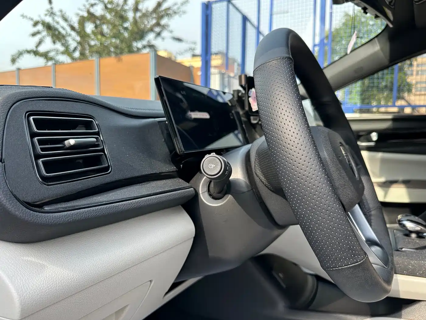 BYD Qin PLUS 2024 Glory Edition DM-i 55KM Leading фото 12