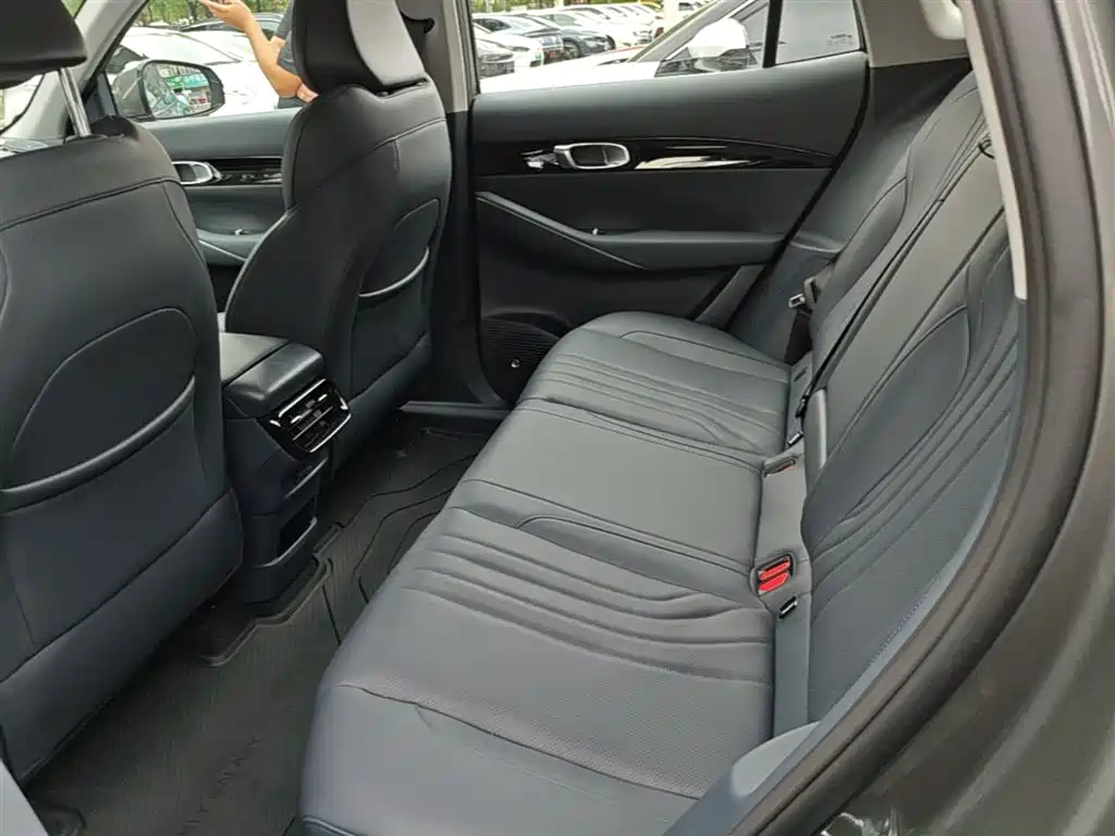 Geely Galaxy Galaxy E5 2026 610km Explorer+ Edition фото 16