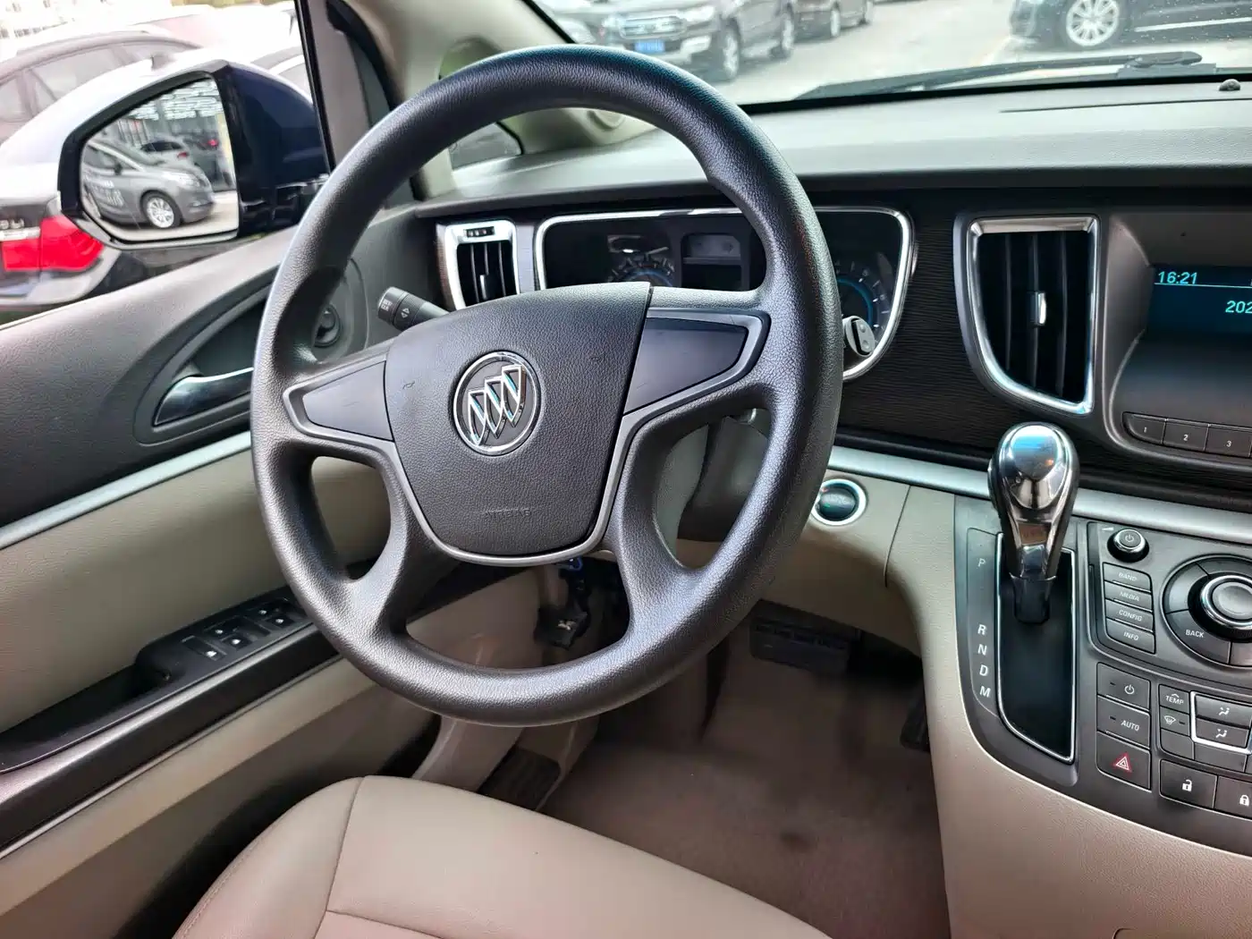 Buick GL8 2011 2.4L CT Luxury Business Comfort Edition фото 17