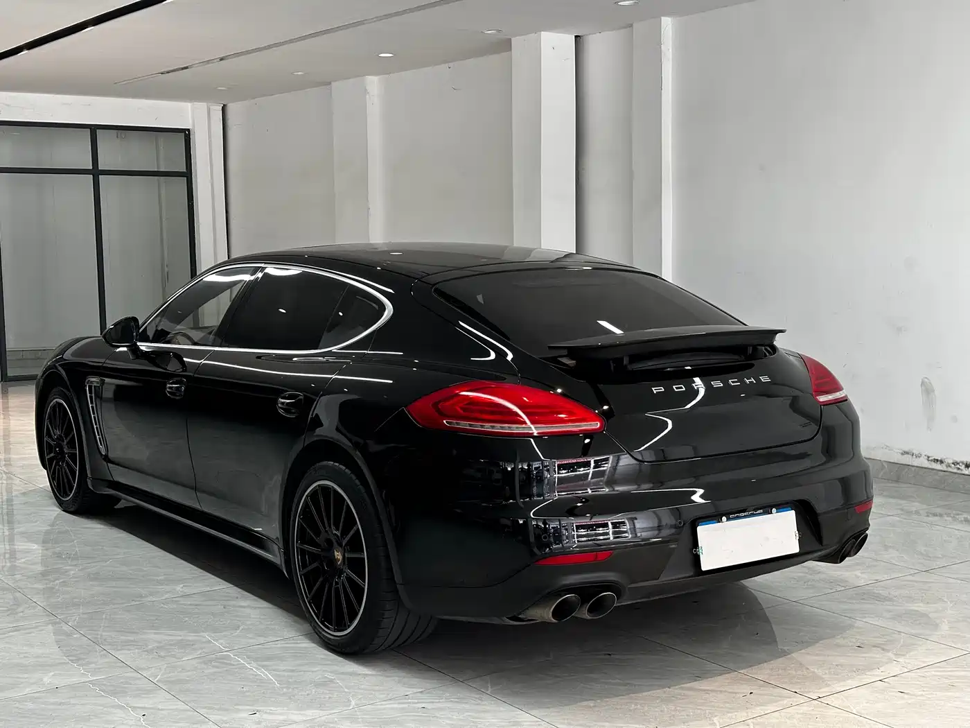 Фото 6 - Porsche Panamera