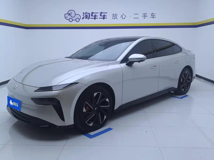 Dongfeng Yipai eπ007 2024 — пригон из Китая