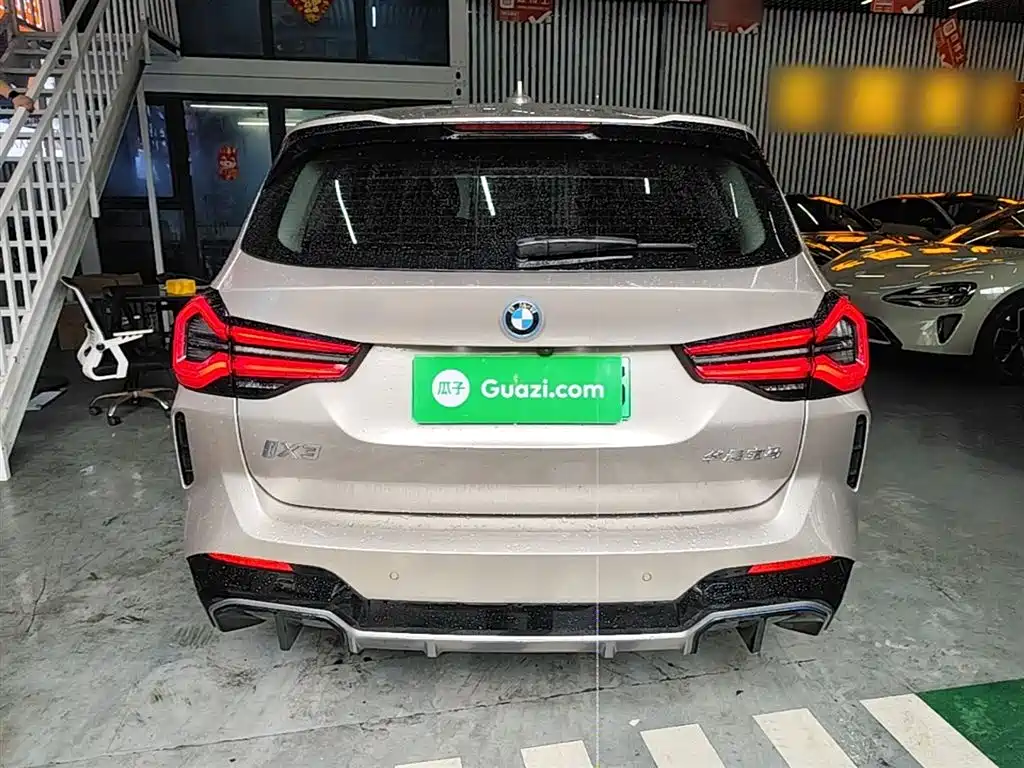 BMW iX3 2022 Leading Edition фото 4