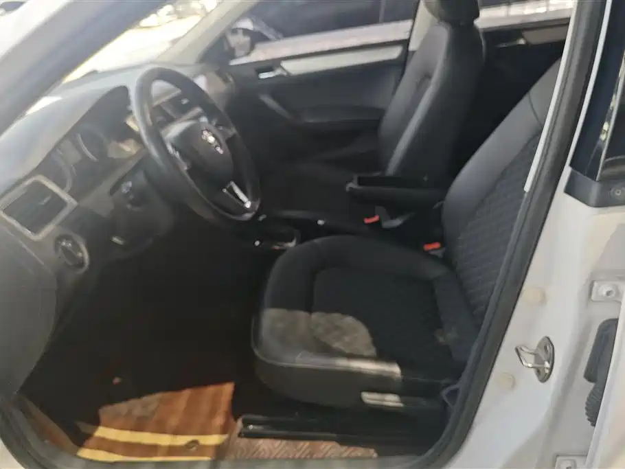 Škoda Rapid 2019 1.5L Automatic Comfort China V фото 9