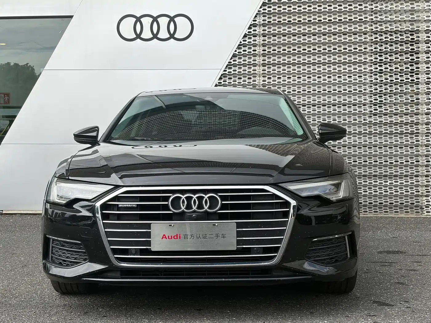Фото 2 - Audi A6L