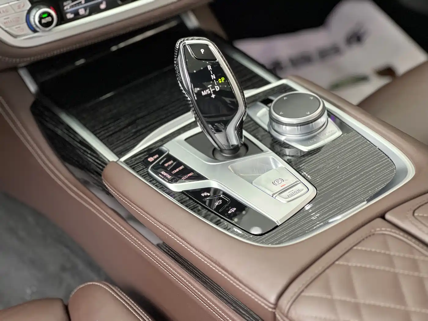 Фото 14 - BMW 7 Series