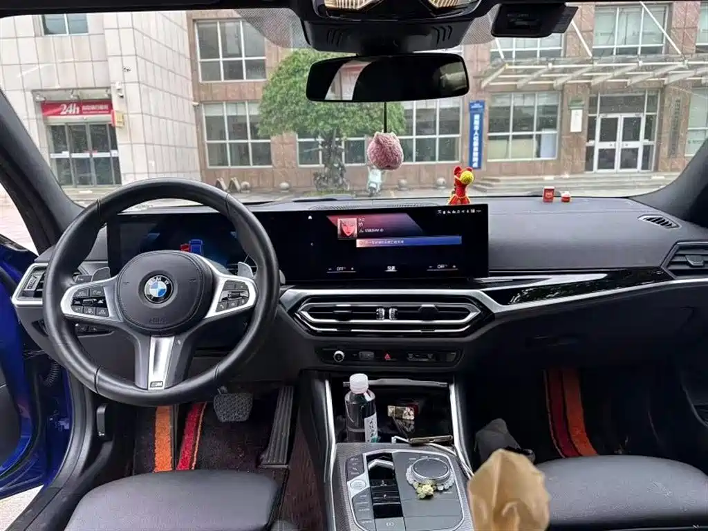 BMW 3 Series 2023 330i M Sport Shadow Edition фото 5