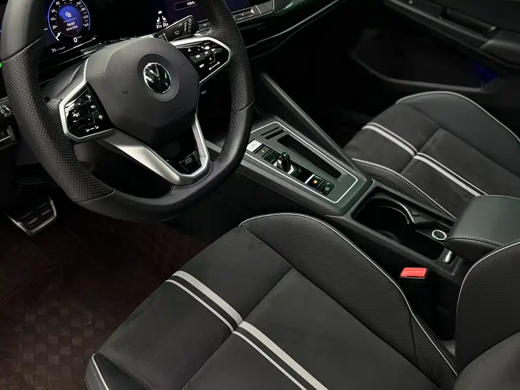 Volkswagen Golf 2023 280TSI DSG R-Line Lite фото 12