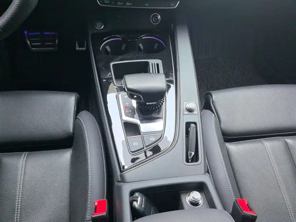 Audi A4L 2024 40 TFSI Luxury Dynamic фото 10