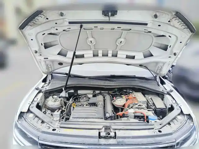 Volkswagen Tiguan L PHEV 2023 430PHEV Plug-in Hybrid Premium — фото 3