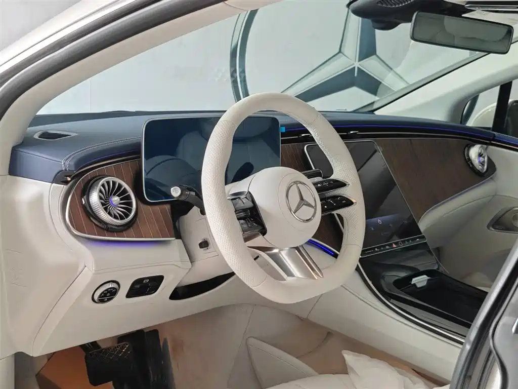 Mercedes-Benz EQE 2025 500 4MATIC Pioneer фото 8