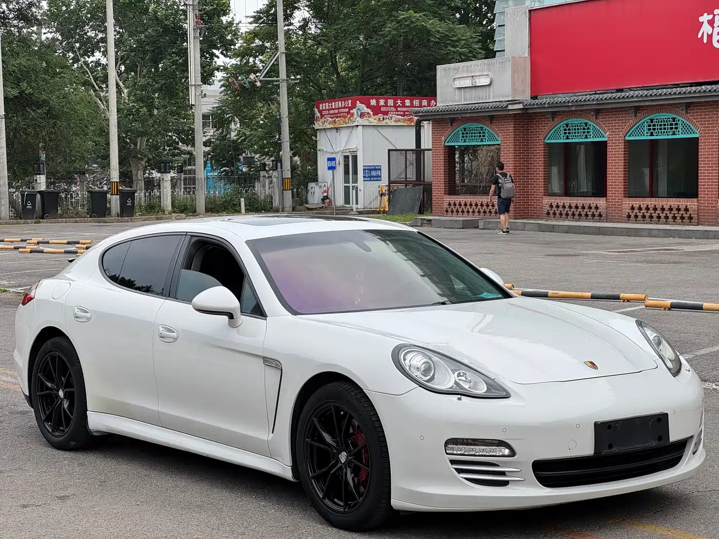 Porsche Panamera 2013 Panamera 4 Platinum Edition 3.6L фото 2