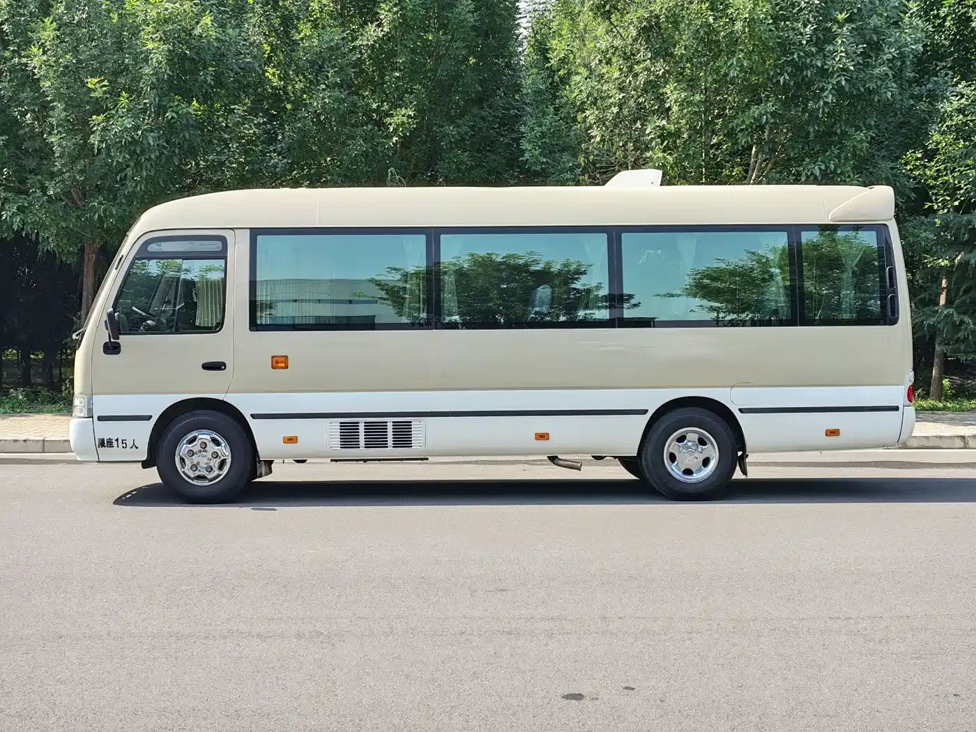 Toyota Coaster 2007 2.7L Gasoline Premium Edition 20-seater фото 4