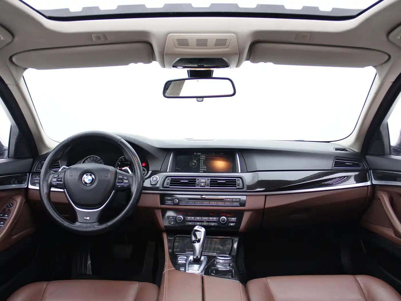 BMW 5 Series 2013 535Li Leadership фото 3