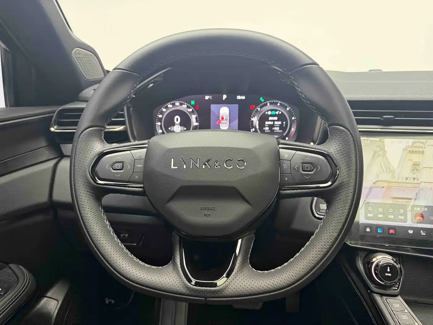Lynk & Co 01 2023 2.0TD 4WD Dark Night Edition фото 14